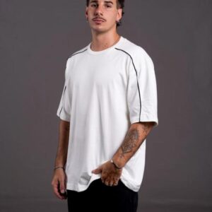 REMERA CON TIRAS EN MANGAS
